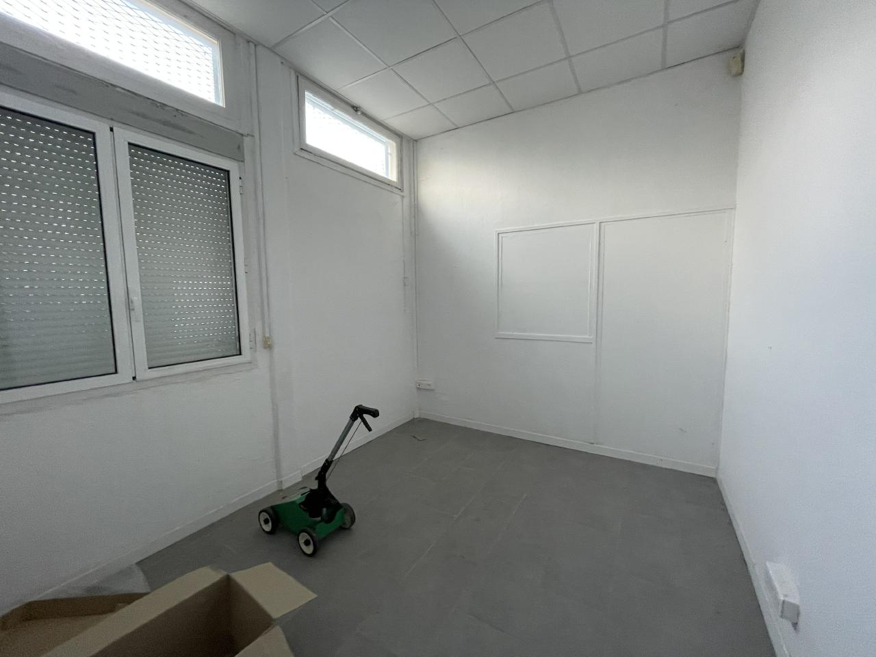Local d'activité L Union 230m² Location local d'activité L Union Haute-Garonne OLACT2308132 4